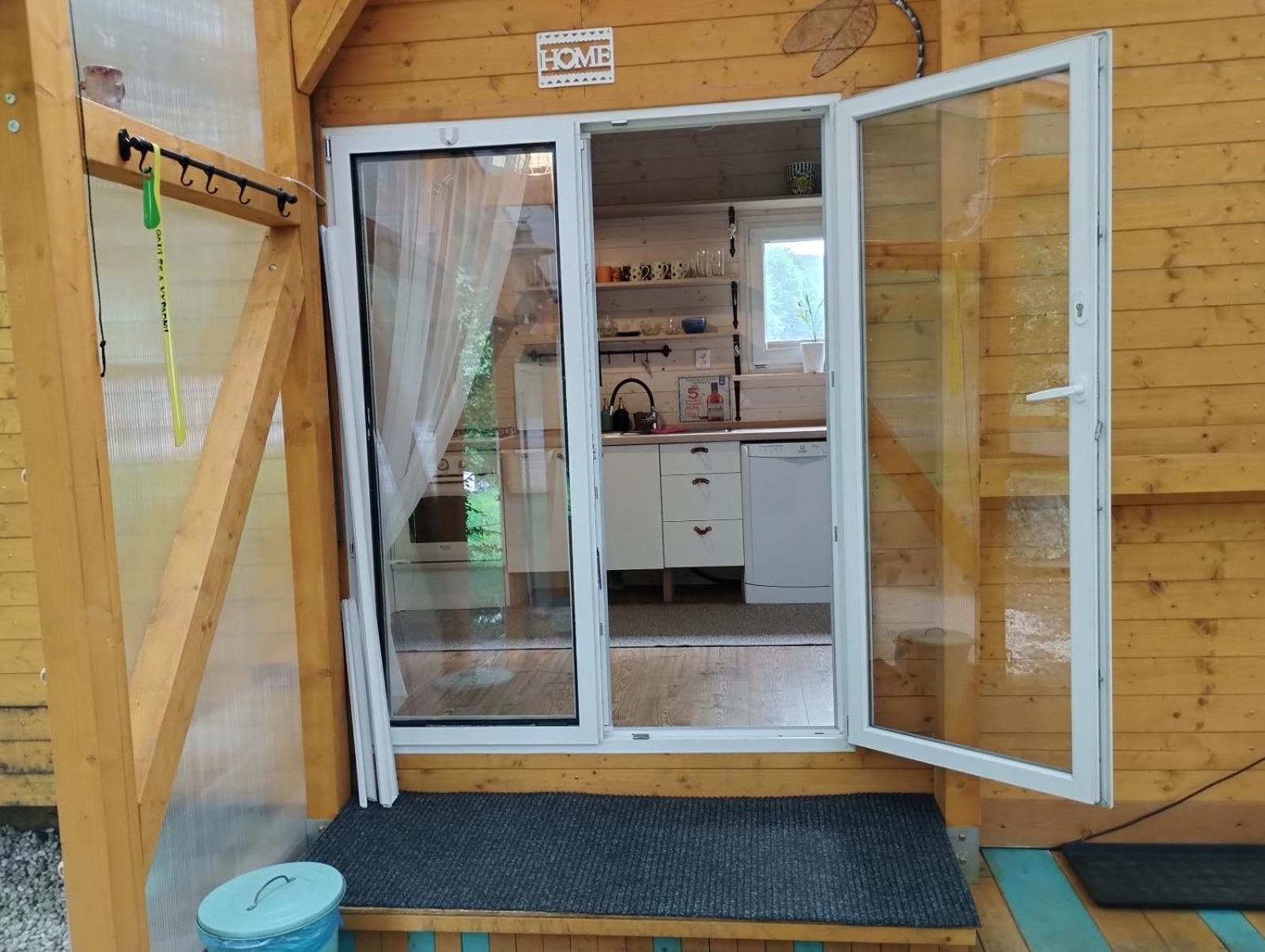 Vcelin Camping